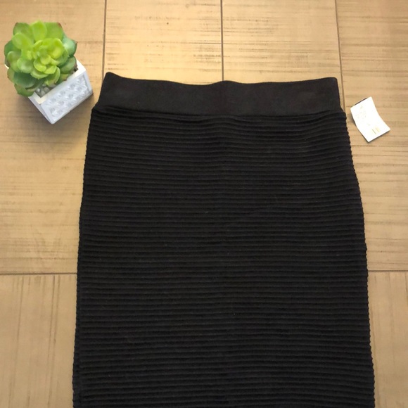🟣Black Size L Pencil Skirt NWT 🟣 - Picture 1 of 4